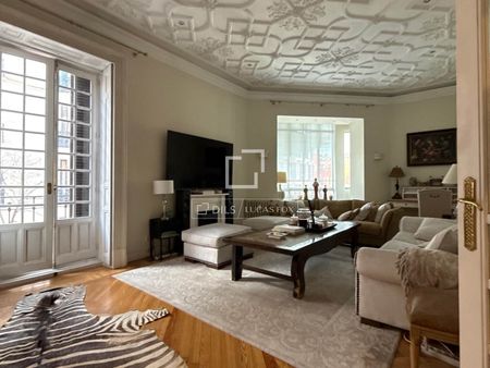Excellent 4 Bedroom apartment for rent in Almagro, Madrid - Photo 5