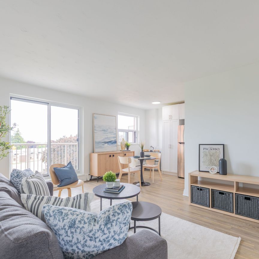For Lease - 718 LAWRENCE Road Unit# 204, Hamilton, Ontario - Photo 1