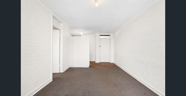 CENTRAL LIFESTYLE CONVENIENCE IN THE HEART OF VICTORIA PARK - Photo 1