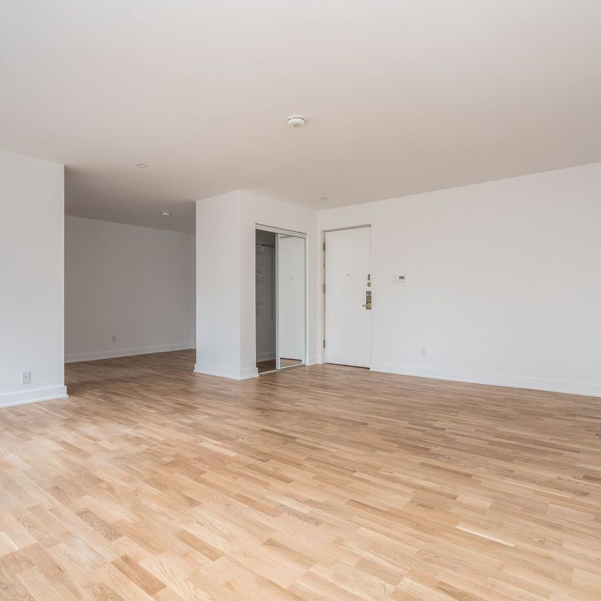 39 Riverwood Parkway - Photo 1