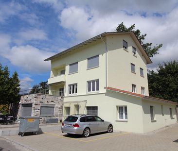 Zu vermieten! Moderne 4.5 Zi-Parterrewohnung mit eigener Waschmasch... - Photo 1