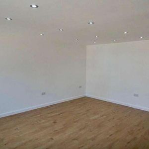 Annex, Elizabethan Way, TW19 - Photo 2