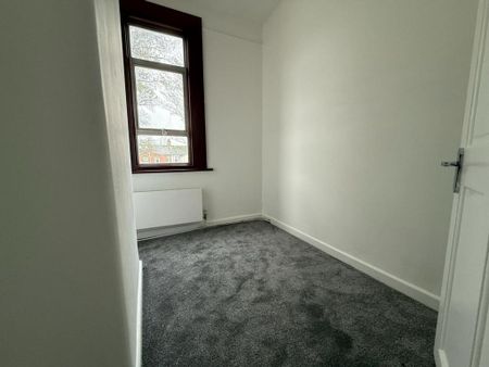 4 bedroom terraced house to rent - Photo 5