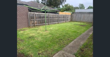 Spacious 3-Bedroom Home in Prime Reservoir Location - Photo 5