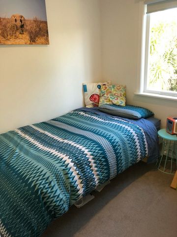 35 Drome View Place, Beach Haven - Photo 3