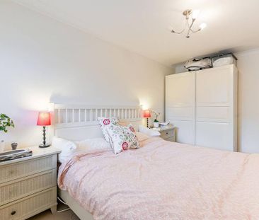 3 bedroom semi-detached house to rent - Photo 6