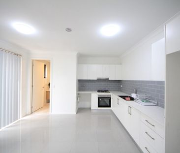 1 Bedder Studio Flat *****ALL BILLS INCLUDED ****** - Photo 3