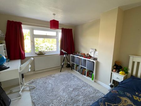 Spacious 3 Bed Semi to let in Rural Essex Village of Wethersfield - Photo 5