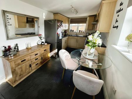 2 bedroom terraced house to rent - Photo 3