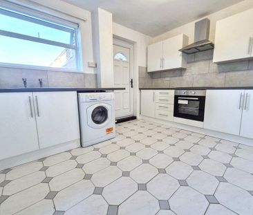 2 bedroom end of terrace house to rent - Photo 6
