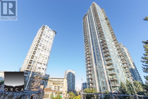 3202 183 KEEFER PLACE, Vancouver, British Columbia - Photo 1