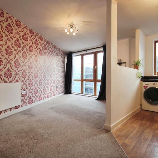1 bedroom flat to rent - Photo 1