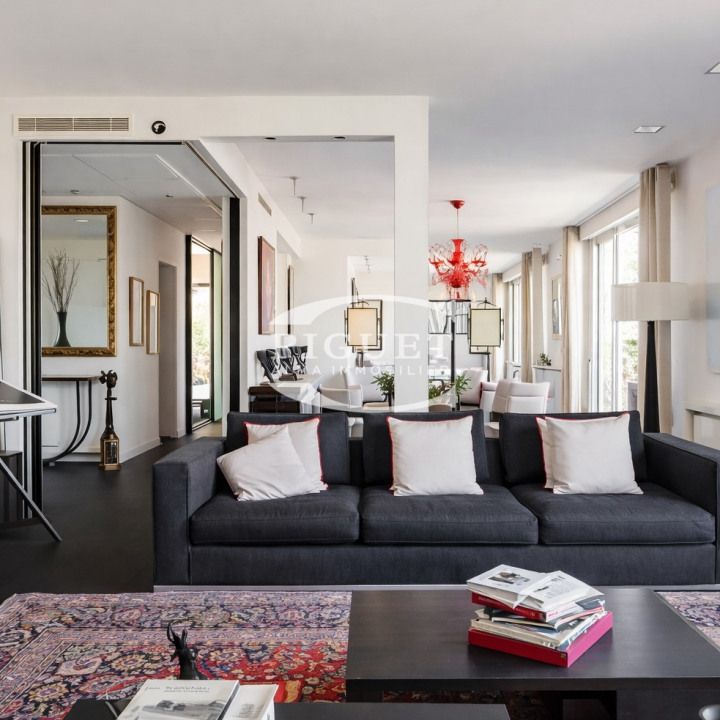 Appartement • Paris 7ème - Photo 1