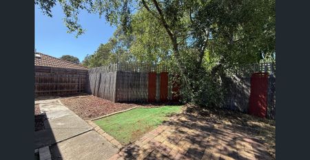 Quaint Villa Living! - Photo 3