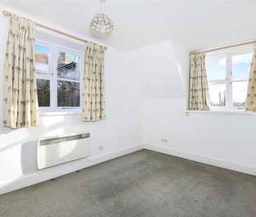 2 bedroom end of terrace house to rent - Photo 1
