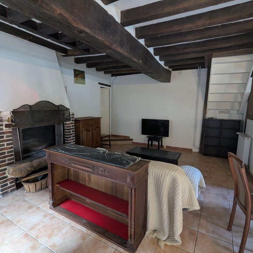 Une maison d'habitation située dans le bourg de SAINTIGNY (28480) SAINT-DENIS-D'AUTHOU, compren... - Photo 1