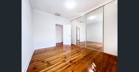 Spacious Family Home - Photo 4