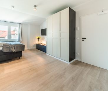 City-Residence: Neu möbliertes Design-Apartment mit exzellenter Aus... - Photo 2