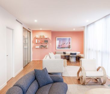 Furnished City-View Apartment in the Heart of the James St Precinct - Photo 1