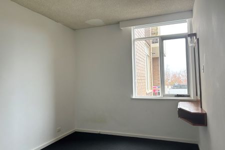 Great lifestyle in premier location - Photo 2