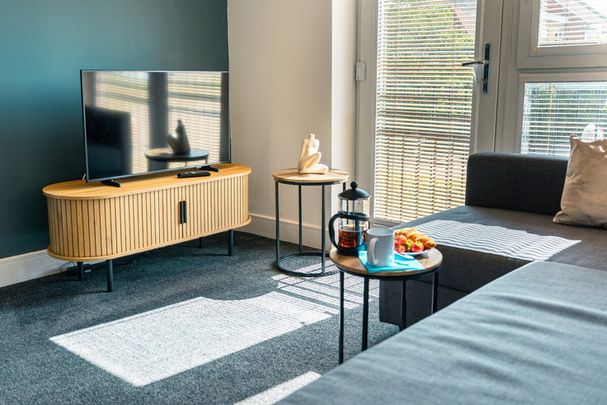 Royal Windsor Way - Photo 1