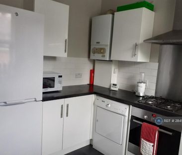 1 bedroom in a house share to rent - Photo 6