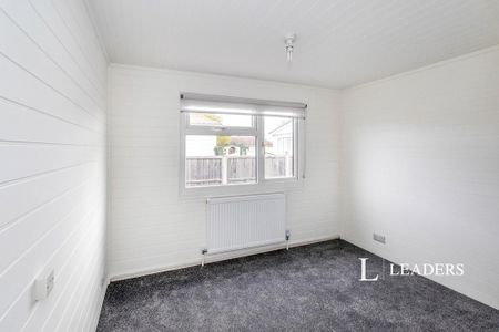 2 bedroom park home to rent - Photo 2