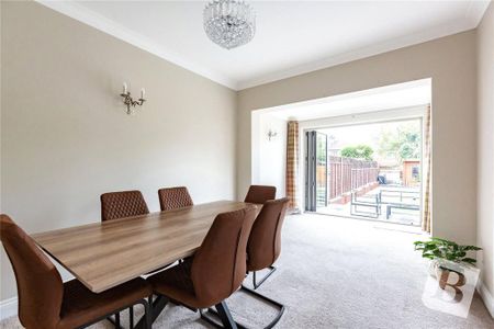 4 bedroom semi-detached house to rent - Photo 2