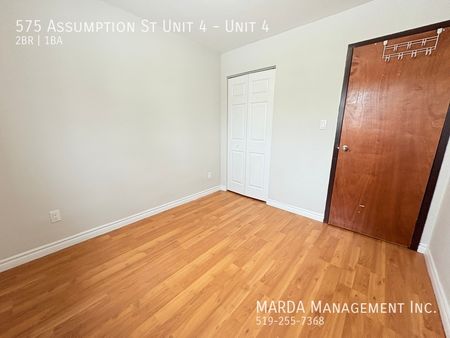 SPACIOUS 2BEDROOM/1BATHROOM SUITE IN DOWNTOWN WINDSOR+ HYDRO - Photo 4