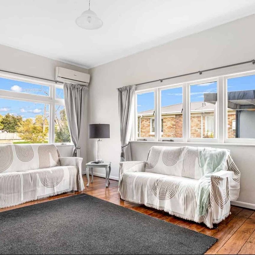 Charming 2BR Unit in Whakatane - Photo 1