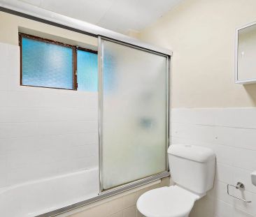 2 BEDROOM GEM IN THE HEART OF PARRAMATTA! GREAT VALUE! - Photo 1