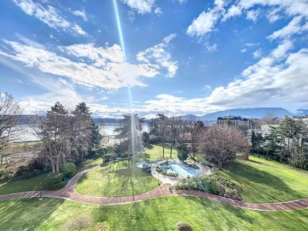 Splendid 7-room, 3-bedroom through apartment - Photo 2