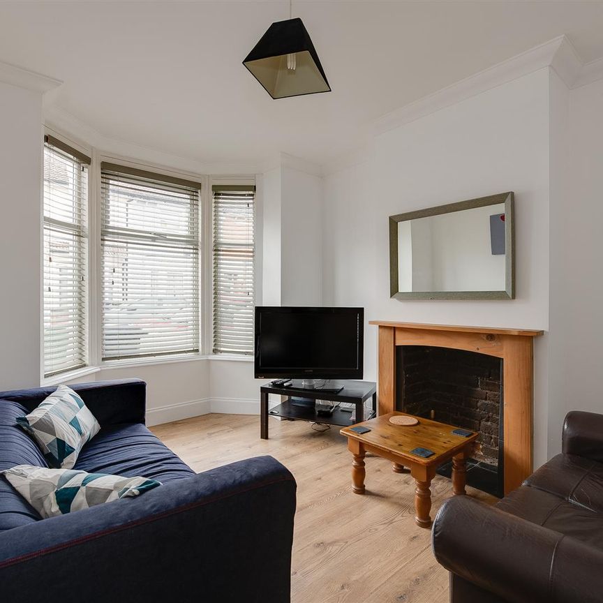 Room For Rent Hunter Road, Southsea - Photo 1