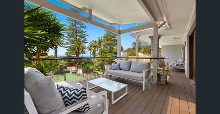 Fully Furnished Private/ Exclusive 5 bedrooms, 3 bathroom house with tennis court 1 minute walk to Bilgola Beach - Photo 5