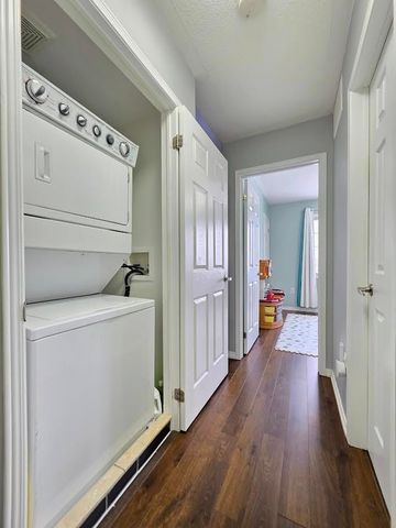 For Lease - 9 Cooperage Lane, Ajax, Ontario - Photo 2