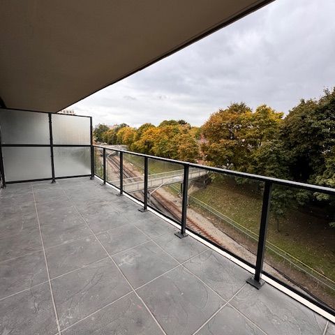 For Lease - 8 Manor Road Unit# 407, Toronto, Ontario - Photo 1