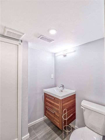 For Lease - 376 Rhodes Avenue Unit# Lower, Toronto, Ontario - Photo 3