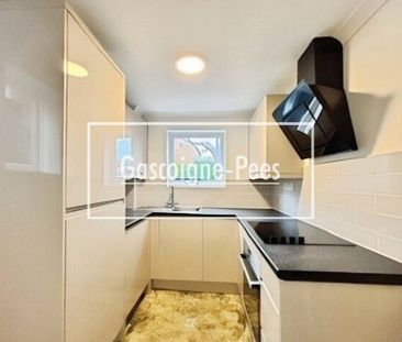 Hatch Warren, Basingstoke, RG22 - Photo 3