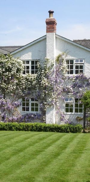5 bedroom detached house to rent - Photo 1