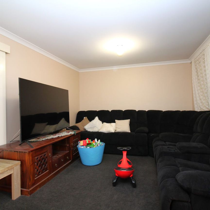 SPACIOUS FAMILY HOME - Photo 1