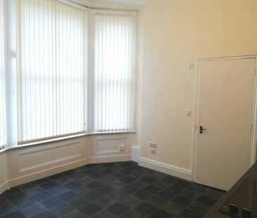 Flat to rent on - Photo 6