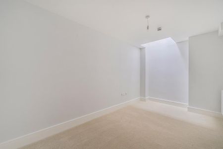 4 bedroom townhouse to rent - Photo 4