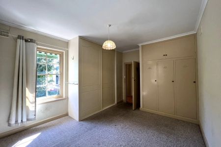 Immaculate Family Home in Prestigious Postcode - Photo 3