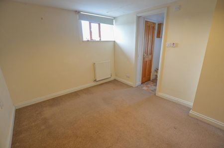 3 bedroom detached house to rent - Photo 5