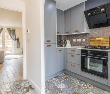 2 bed House - Mid Terrace To Let - Photo 5