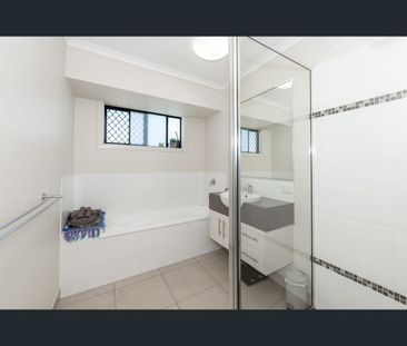 25 Smugglers Cove, Mount Low, Qld 4818 - Photo 1