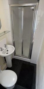 1 bedroom property to rent - Photo 4