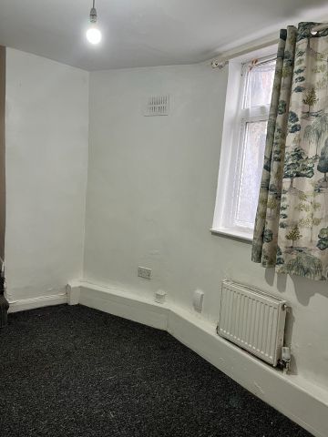 2 Bed Flat, Stanley Street, LU1 - Photo 5