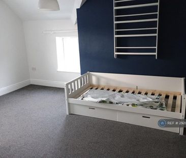 5 bedroom flat to rent - Photo 1