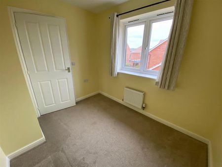 3 bedroom detached house to rent - Photo 2